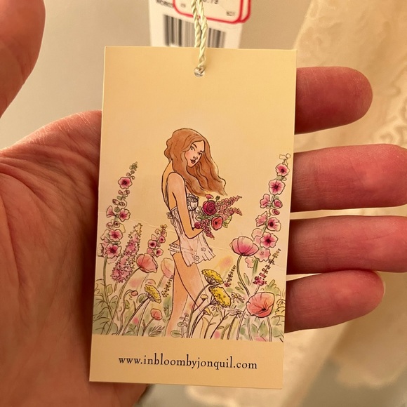 In Bloom by Jonquil beautiful sheer robe. NWT - Picture 4 of 10